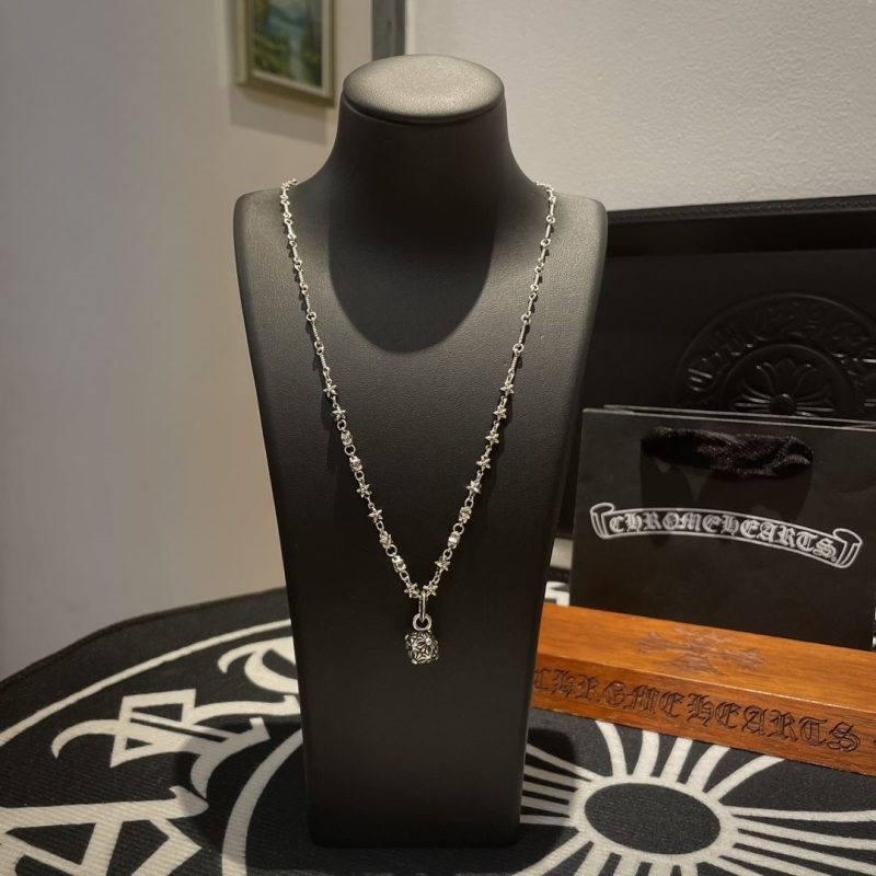 Ch**me He**ts necklaces